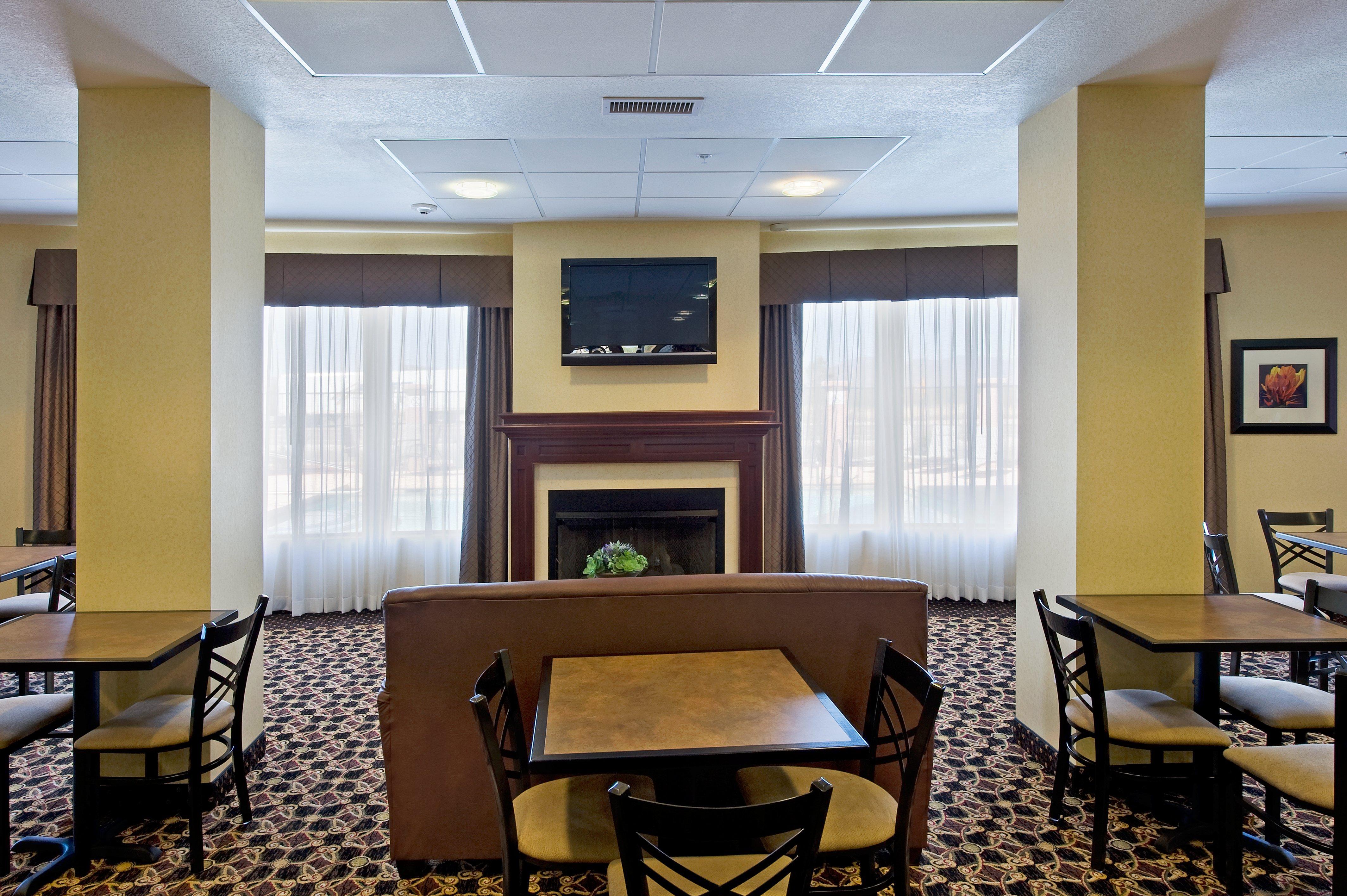 Holiday Inn Express & Suites Уилкокс Екстериор снимка